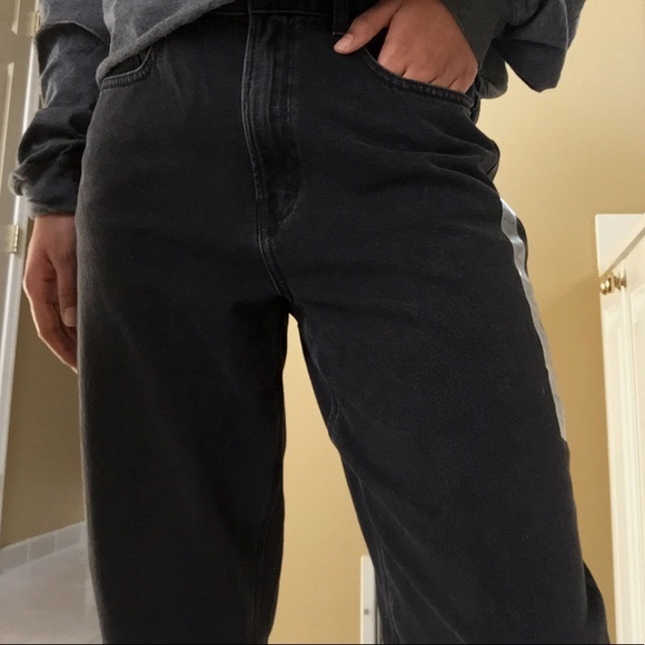 American Eagle Rockstar Black Mom Jeans - Picture 2 of 5